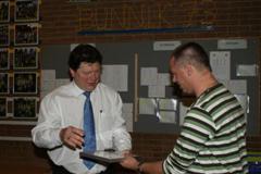 uitreiking door hans buitenhuis